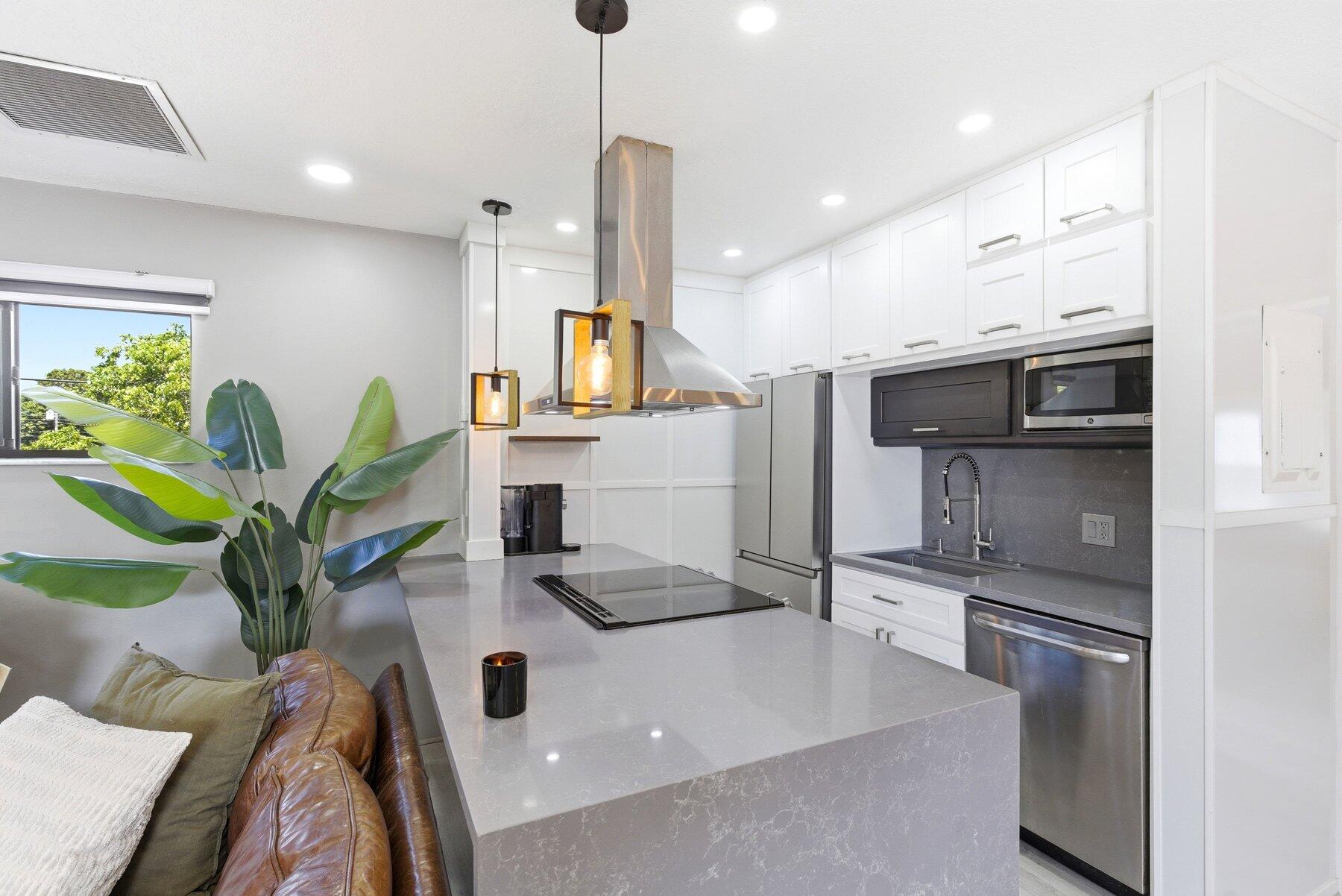 CROSSINGS OF BOYNTON BEACH CONDO - Residential