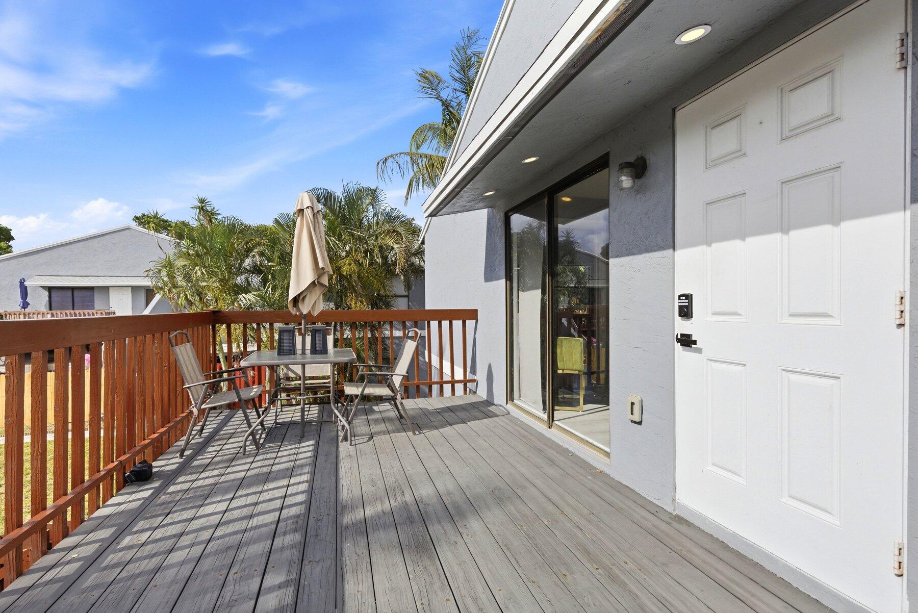 CROSSINGS OF BOYNTON BEACH CONDO - Residential