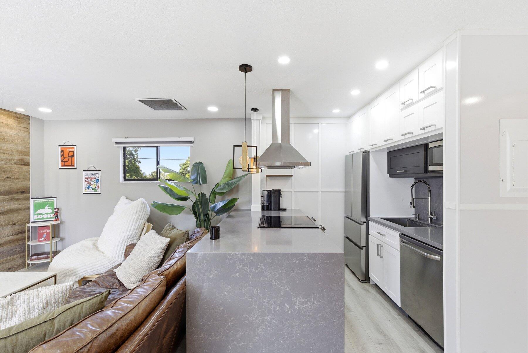 CROSSINGS OF BOYNTON BEACH CONDO - Residential