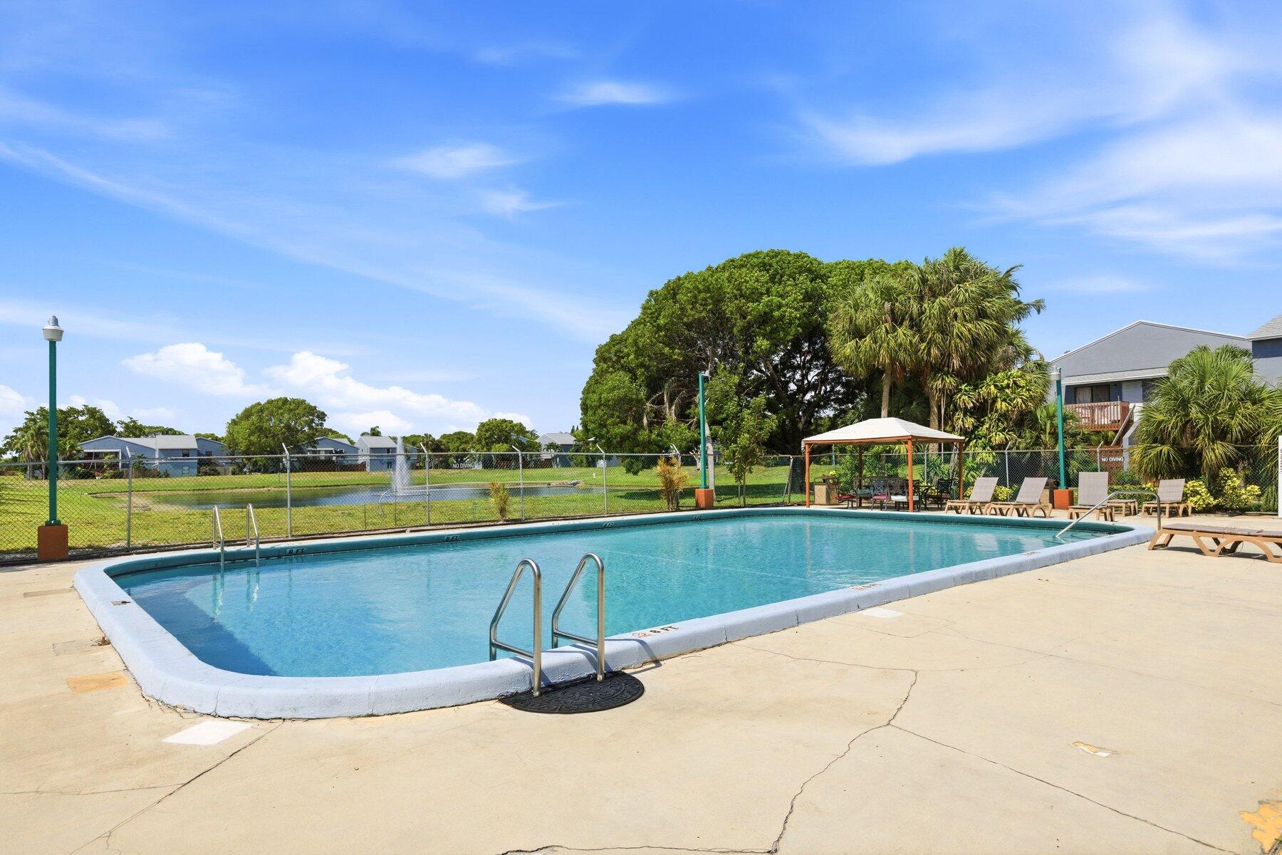 CROSSINGS OF BOYNTON BEACH CONDO - Residential