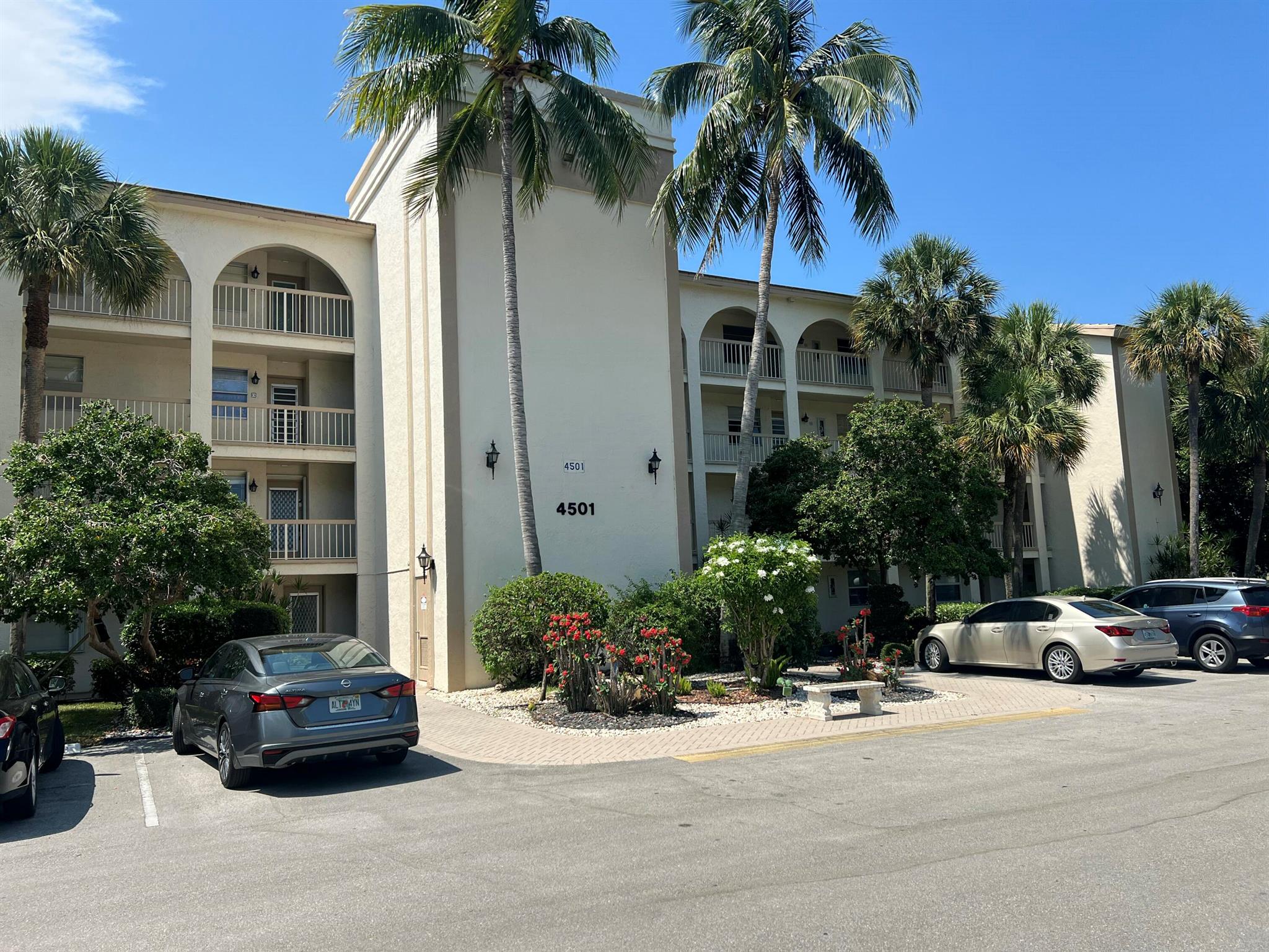 MARTINIQUE VILLAGE I COND - Residential Lease