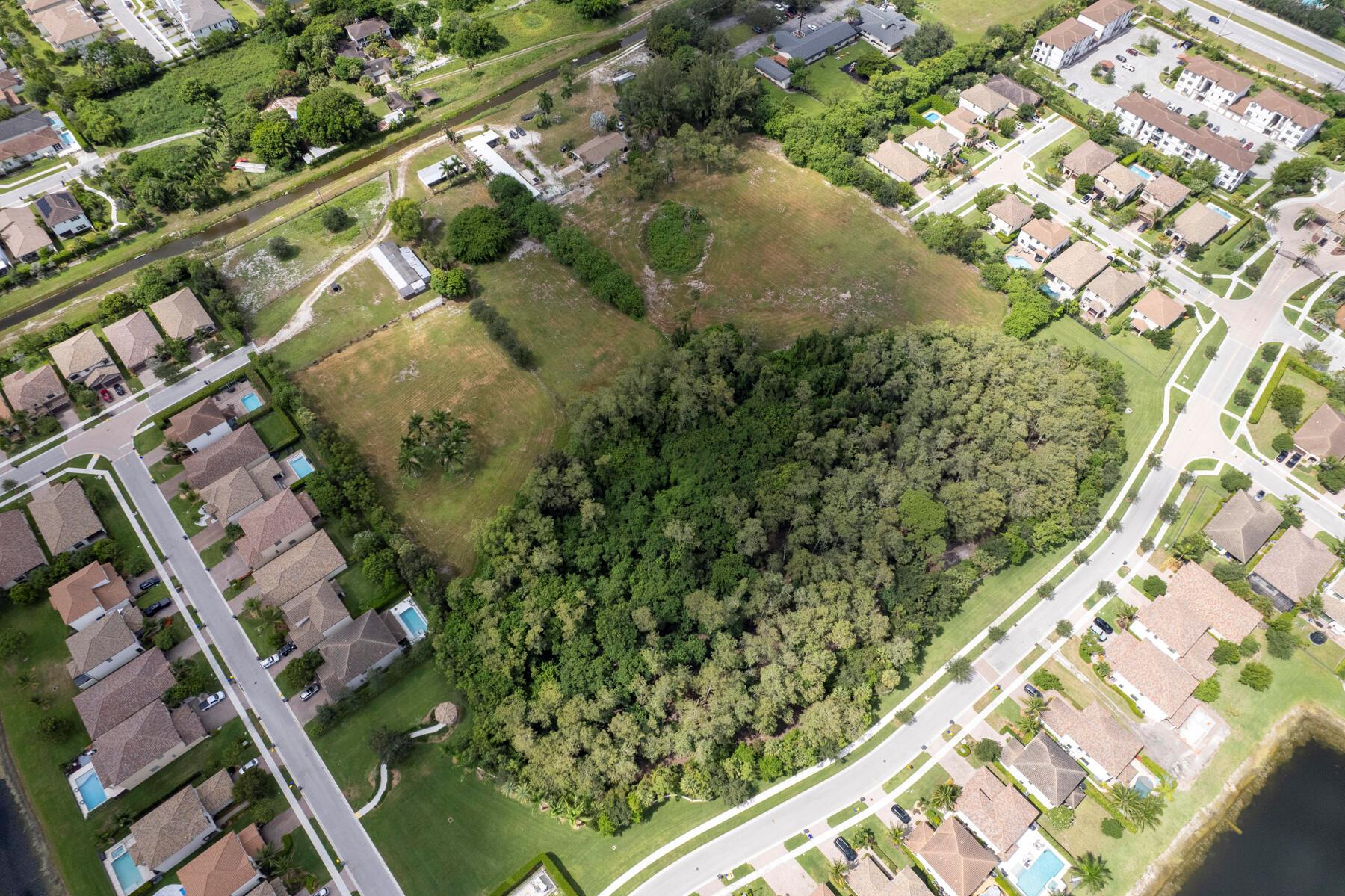 PALM BEACH FARMS CO 3 - Residential
