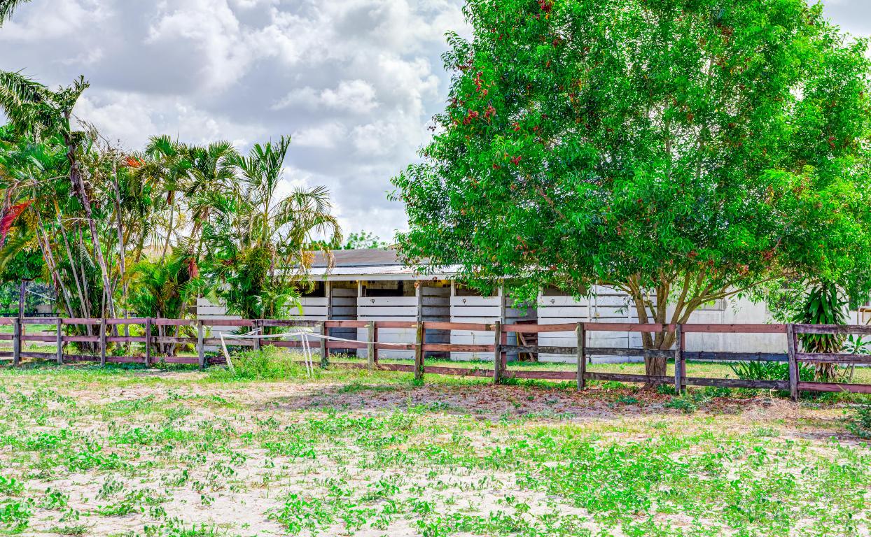 8990 Willow Sound Drive W