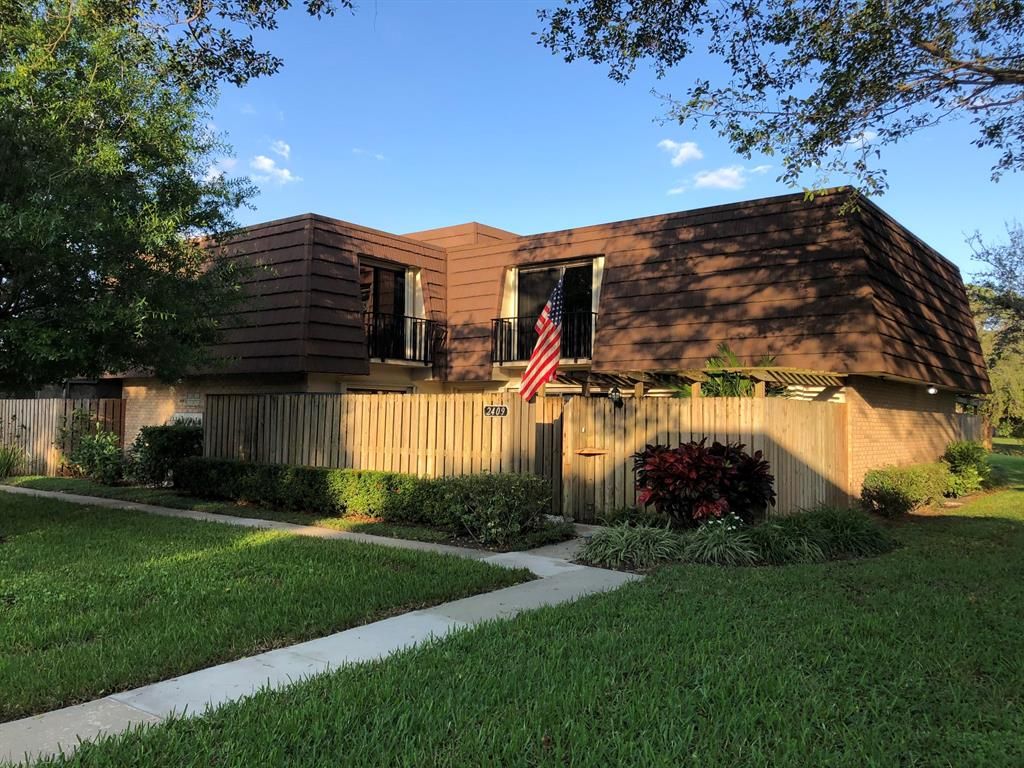Photo of 2409 24th Lane, Palm Beach Gardens, FL 33418 (MLS # R10693856)