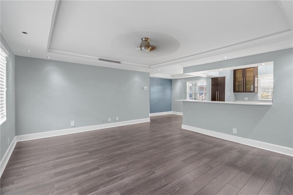 Colonial Manor West - Residential