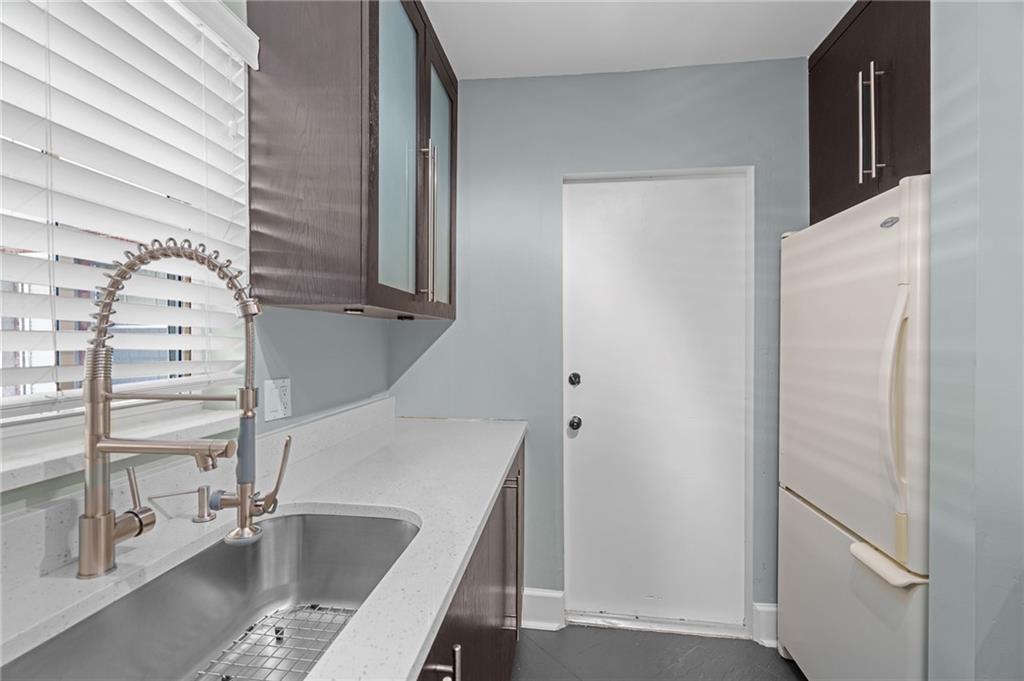 Colonial Manor West - Residential