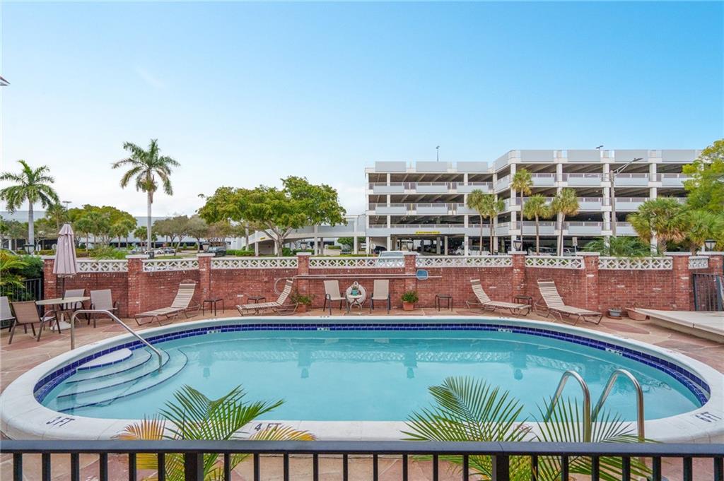 Colonial Manor West - Residential