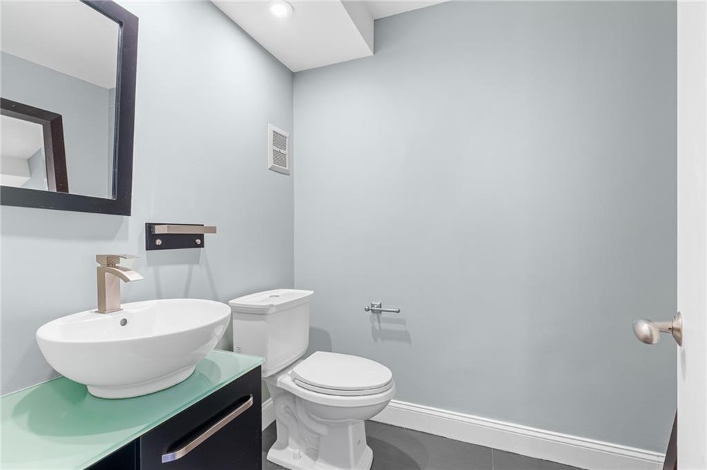 Colonial Manor West - Residential