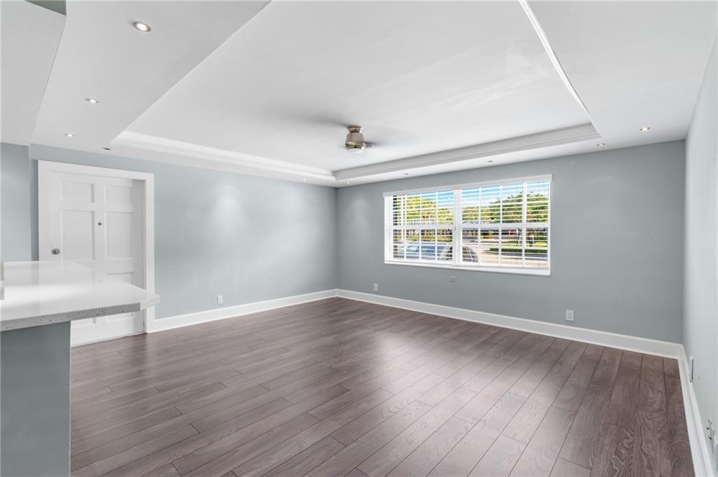 Colonial Manor West - Residential