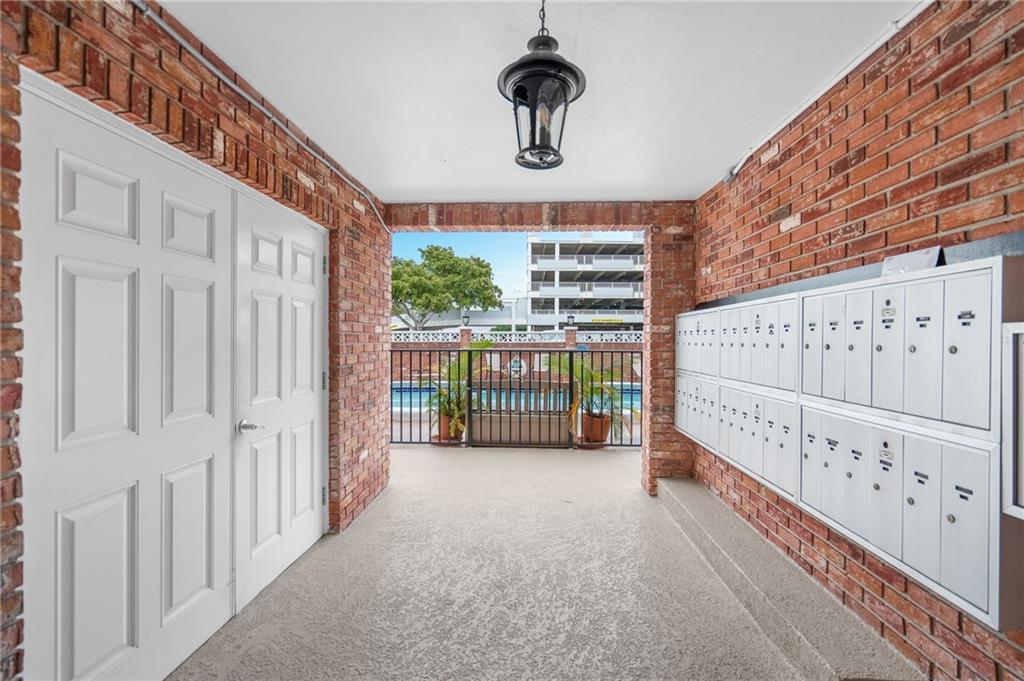 Colonial Manor West - Residential