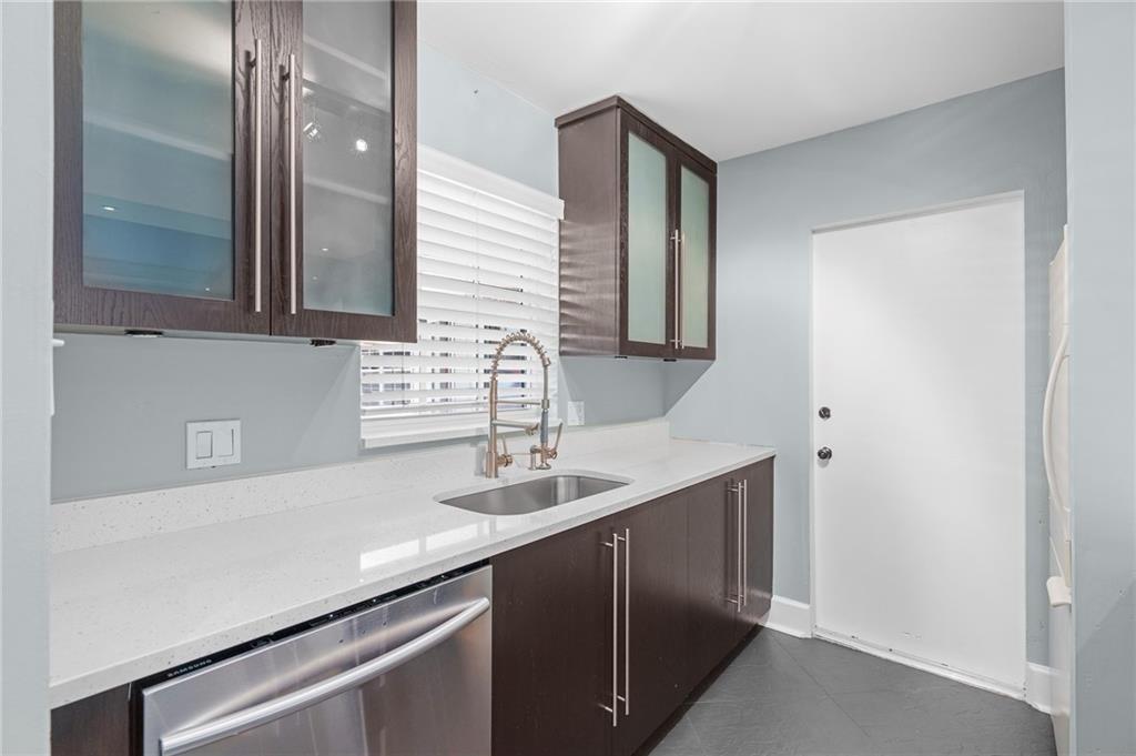 Colonial Manor West - Residential