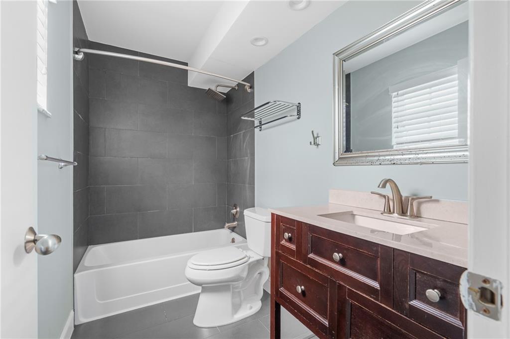 Colonial Manor West - Residential