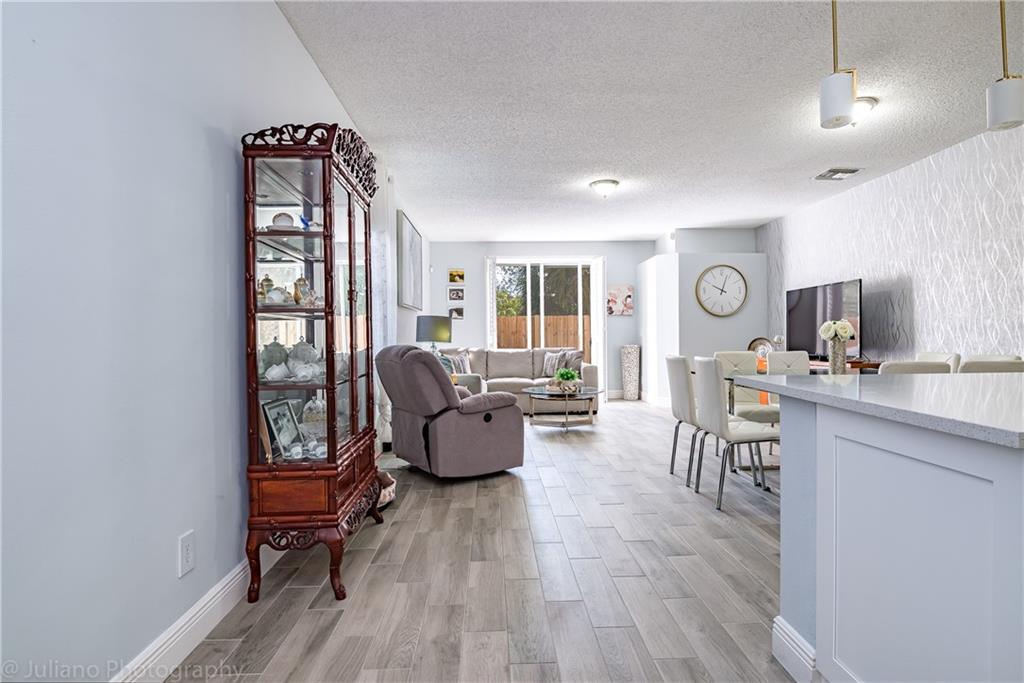 VICTORIA ISLES - Residential