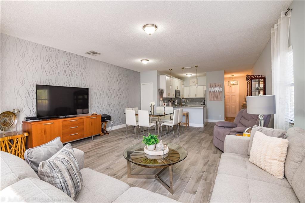 VICTORIA ISLES - Residential