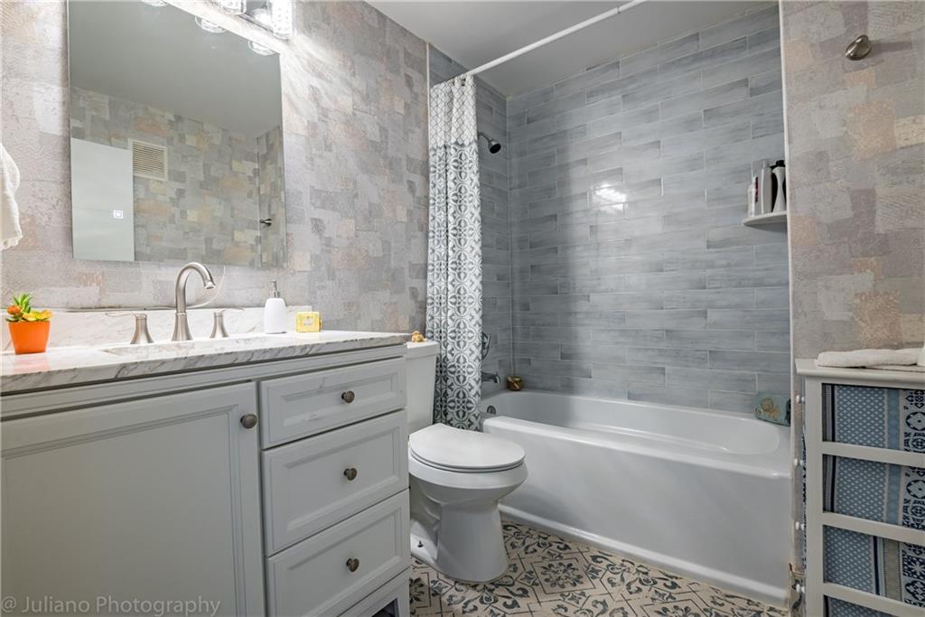 VICTORIA ISLES - Residential