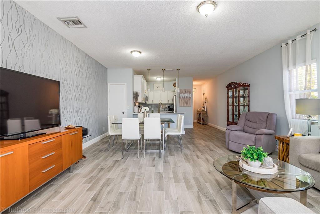 VICTORIA ISLES - Residential