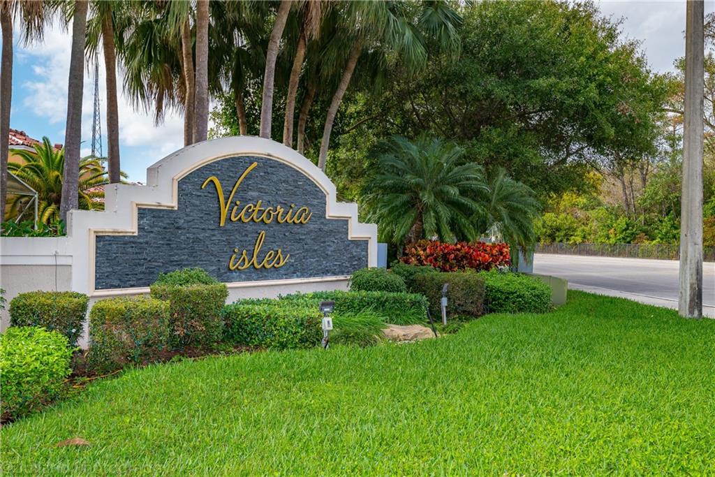 VICTORIA ISLES - Residential