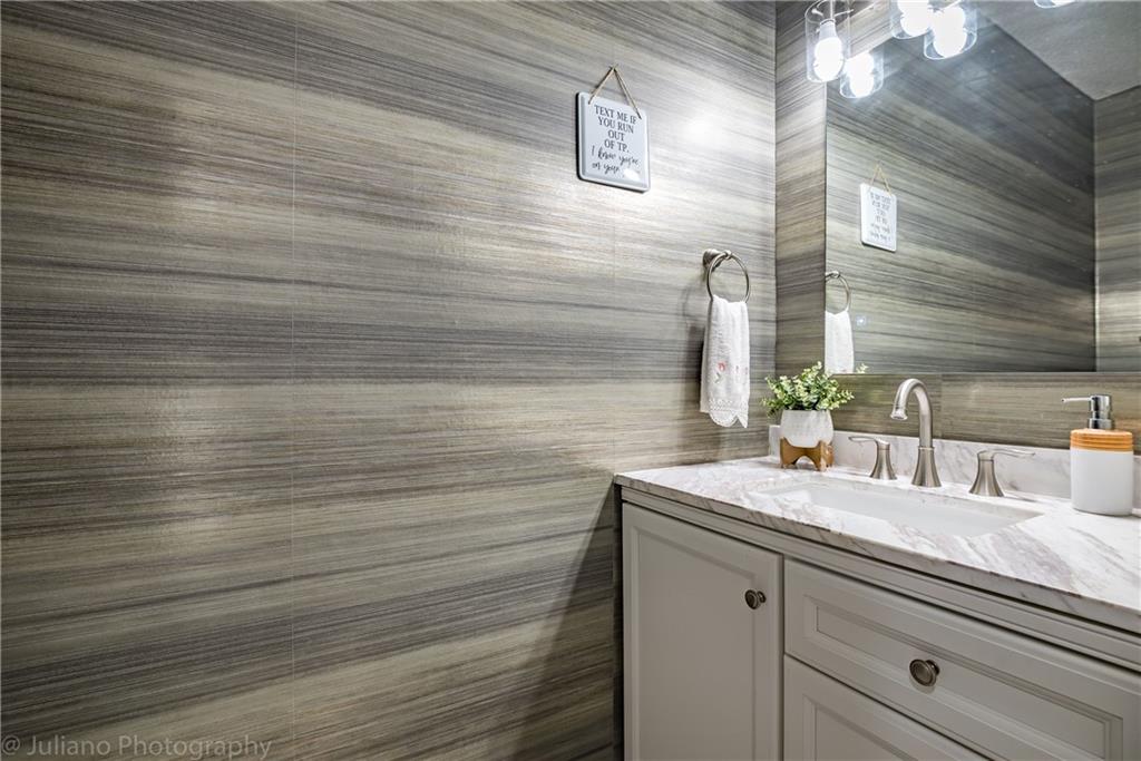 VICTORIA ISLES - Residential