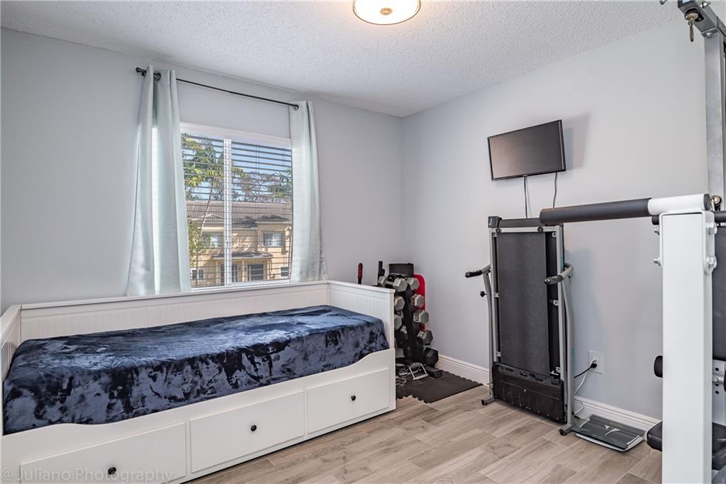 VICTORIA ISLES - Residential