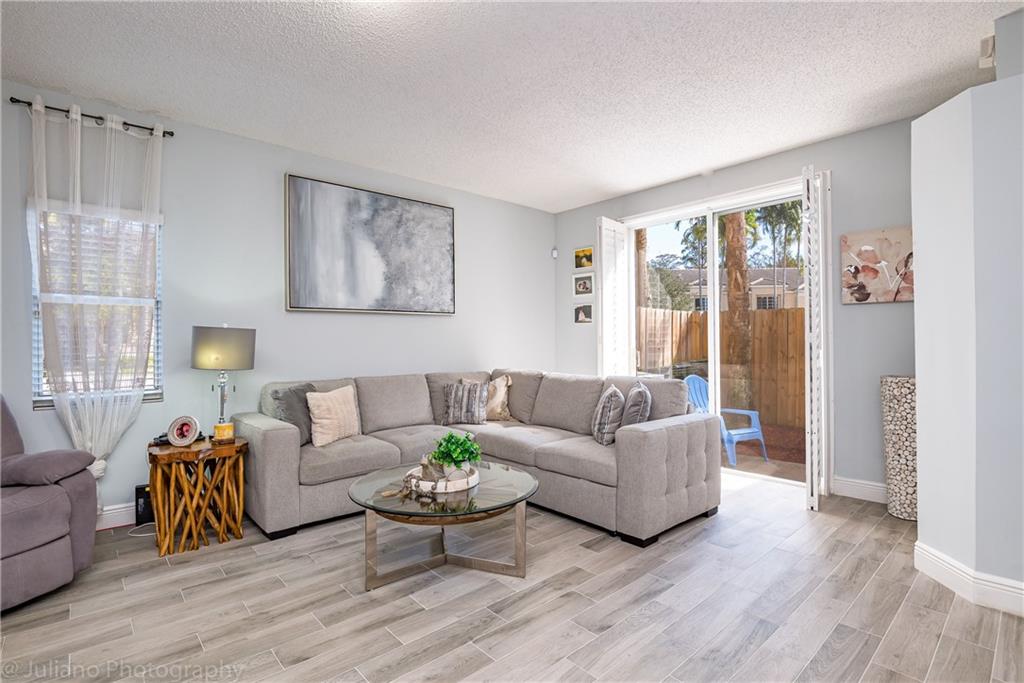 VICTORIA ISLES - Residential