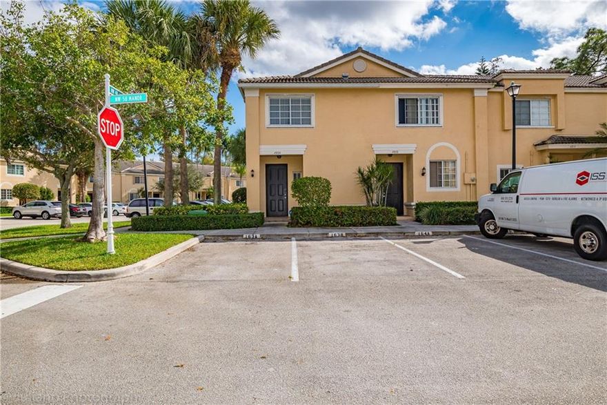 MULTIPLE OFFERS RECIEVED SELLER REQUESTS HIGHEST AND BEST OFFERS BY NOON ON MONDAY JANUARY 10TH, 2022.  COME QUICK THIS BEAUTIFULLY UPGRADED MOVE IN READY HOME IS WAITING FOR YOU!! EVERYTHING HAS BEEN UPDATED!! SHOWS LIKE A MODEL, THIS HOME WILL NOT LAST LONG!! CALL TODAY TO SET UP YOUR SHOWING!!