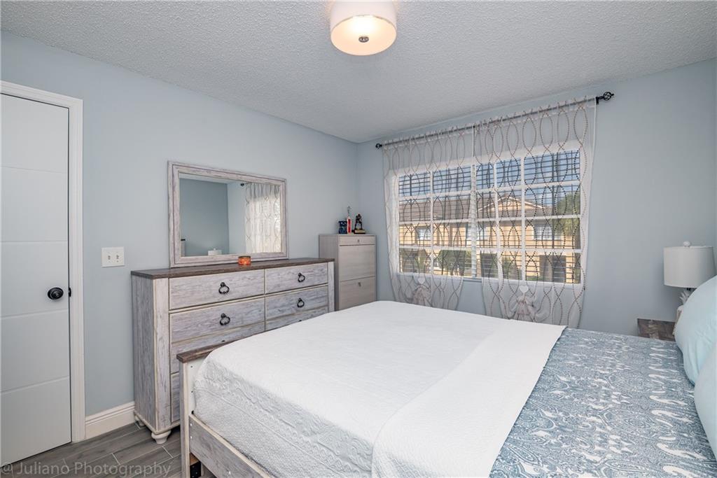 VICTORIA ISLES - Residential