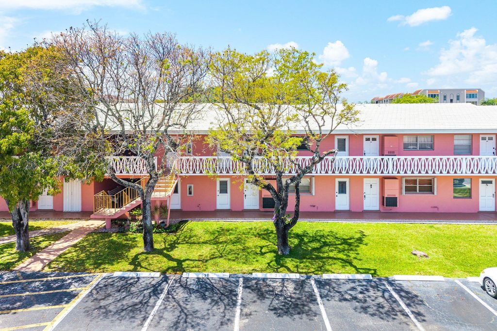 Photo of 300 NE 20th Street #308, Boca Raton, FL 33431 (MLS # B26015765)