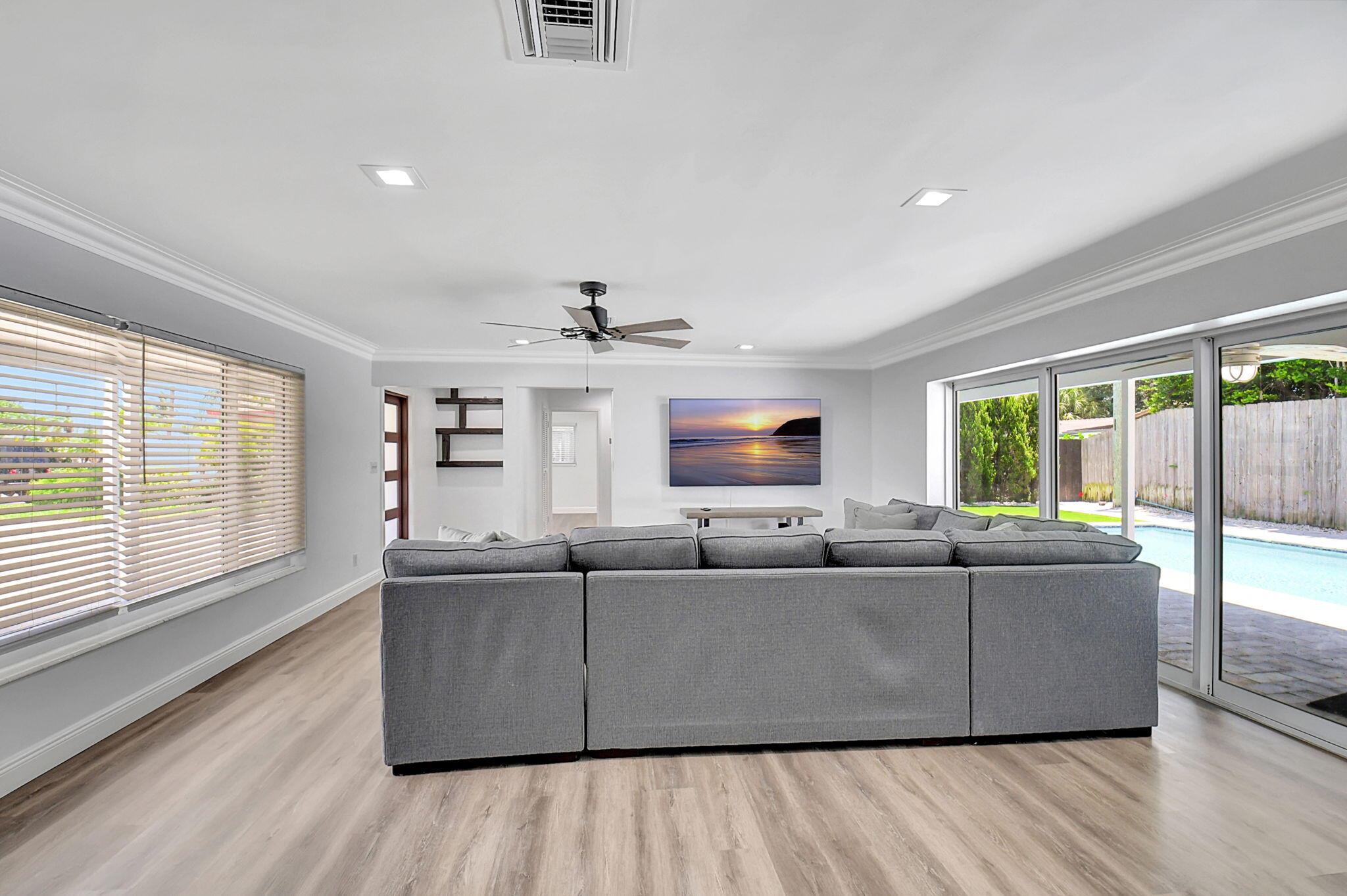 714 SW 25th Avenue
