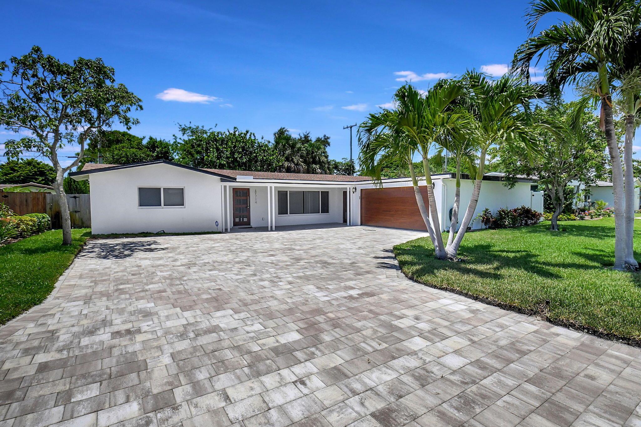 714 SW 25th Avenue