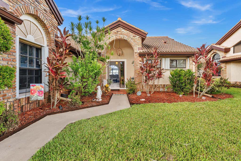 Photo of 8099 CASSIA Drive, Boynton Beach, FL 33472 (MLS # B26064671)