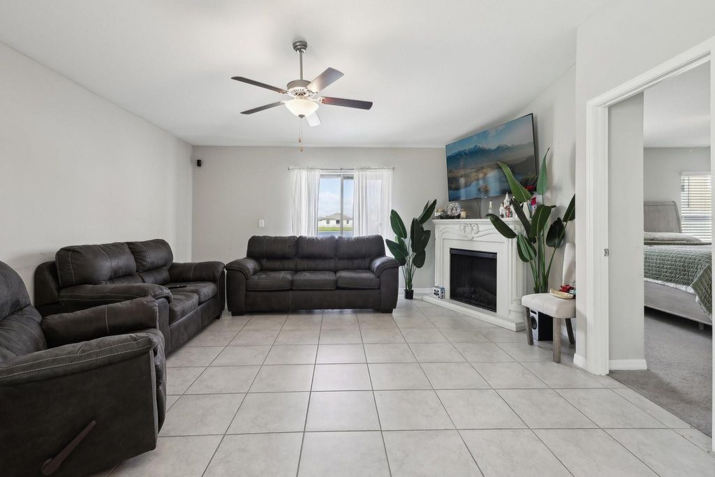 listing image 0