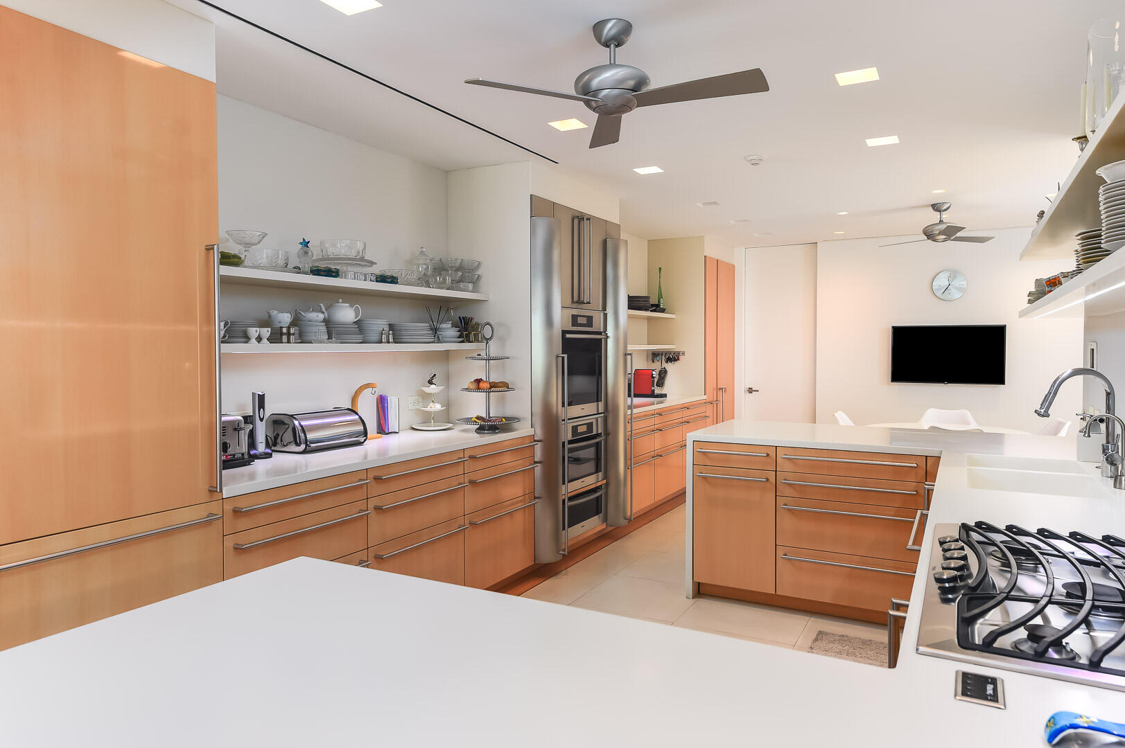 RESIDENCES AT SLOANS CURVE - Residential