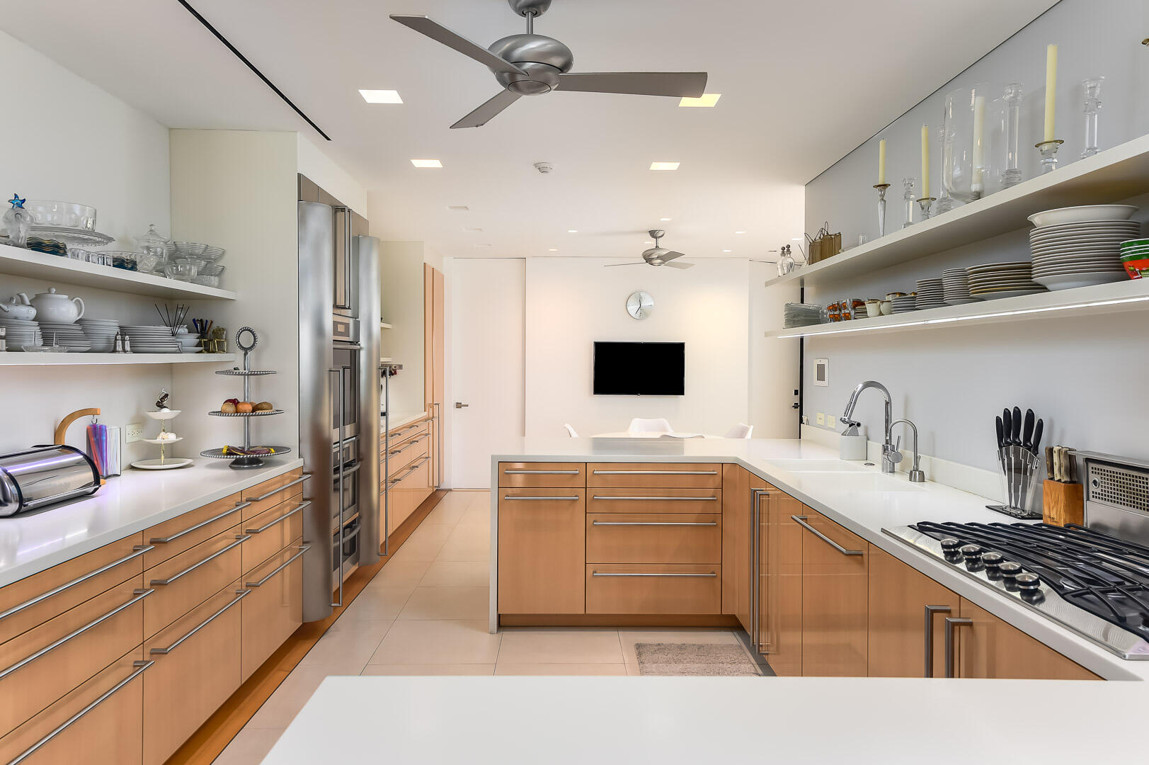 RESIDENCES AT SLOANS CURVE - Residential