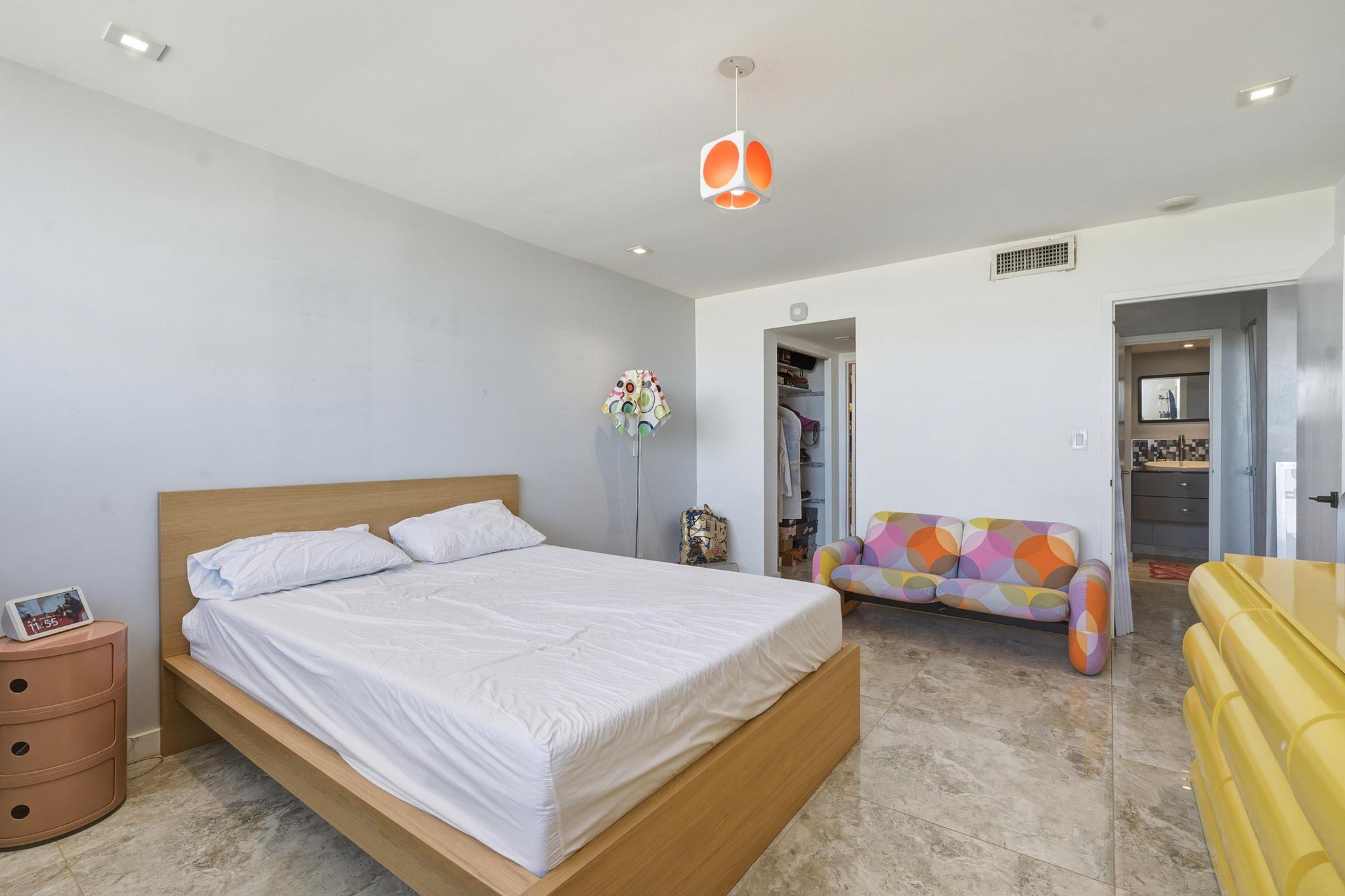 BAYVIEW TOWERS CONDO SOUTH BLDG - Residential Lease