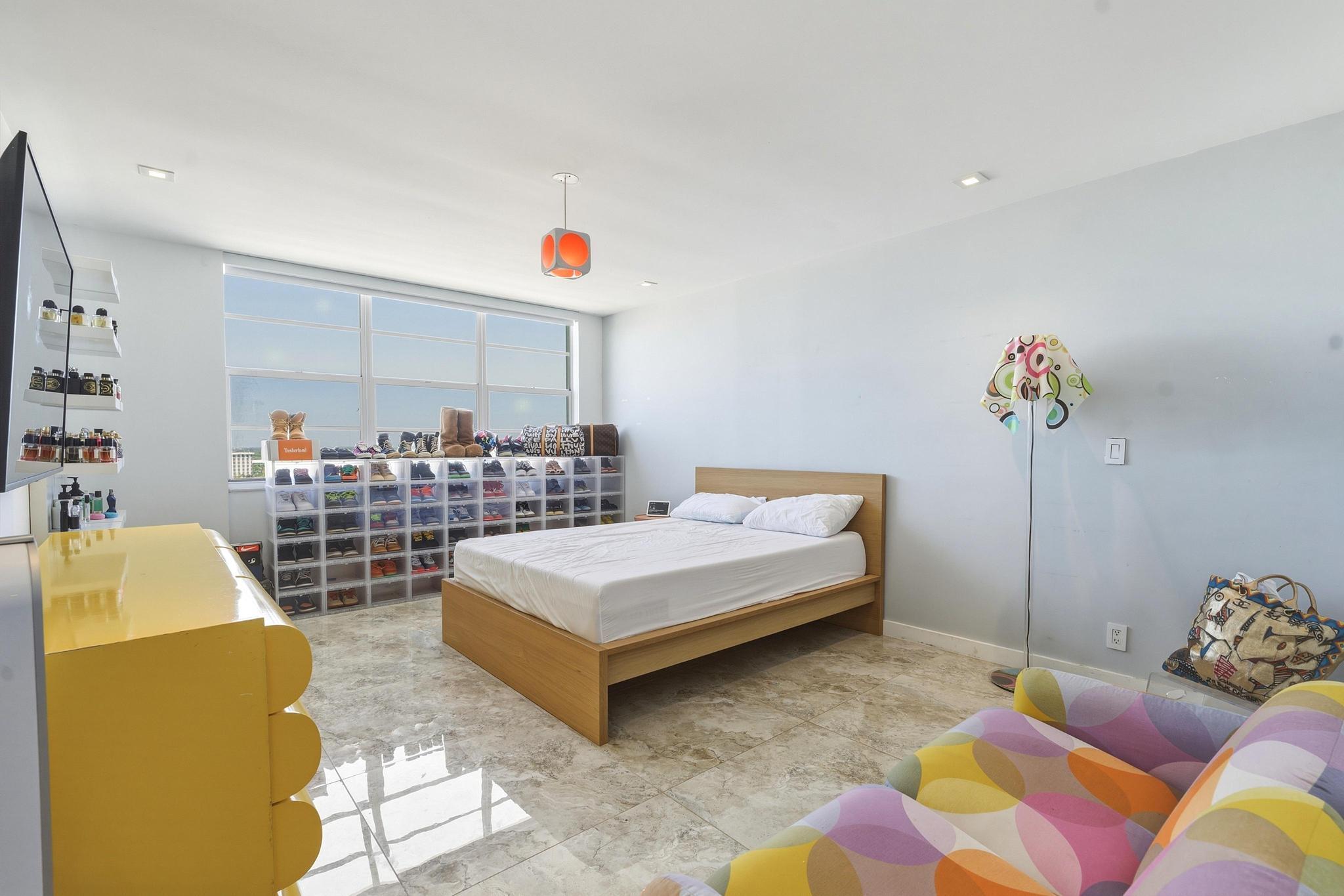 BAYVIEW TOWERS CONDO SOUTH BLDG - Residential Lease