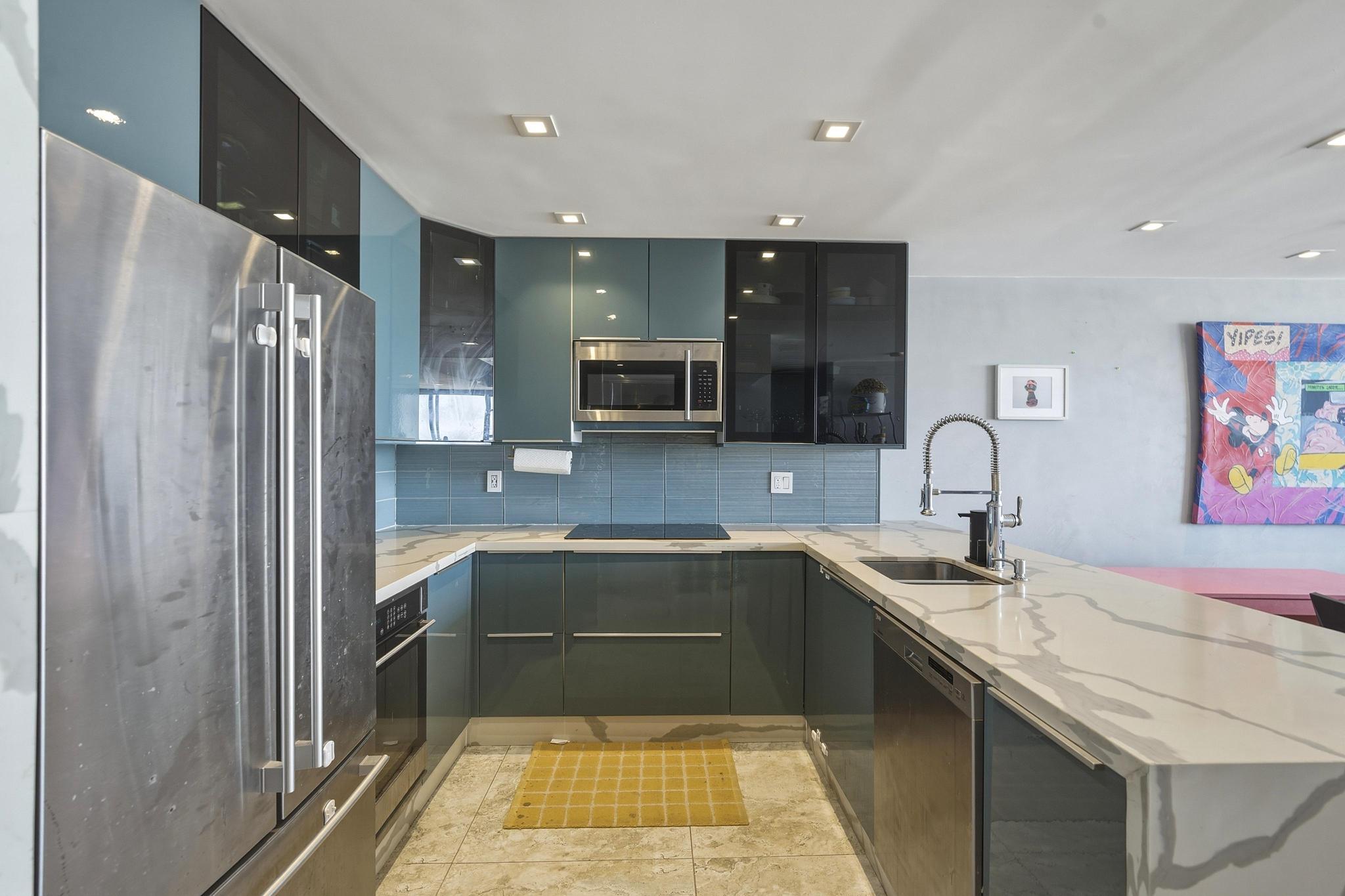 BAYVIEW TOWERS CONDO SOUTH BLDG - Residential Lease