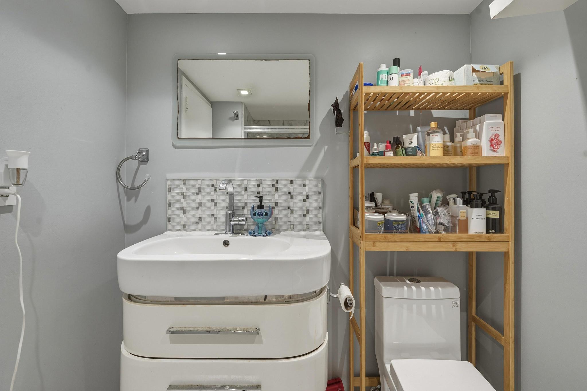 BAYVIEW TOWERS CONDO SOUTH BLDG - Residential Lease