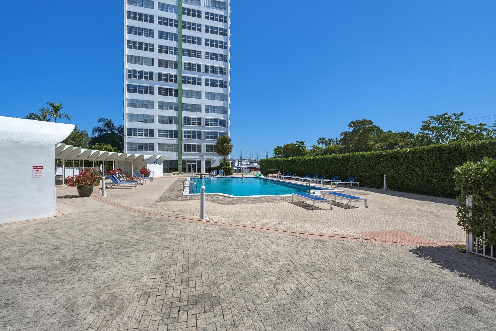 BAYVIEW TOWERS CONDO SOUTH BLDG - Residential Lease