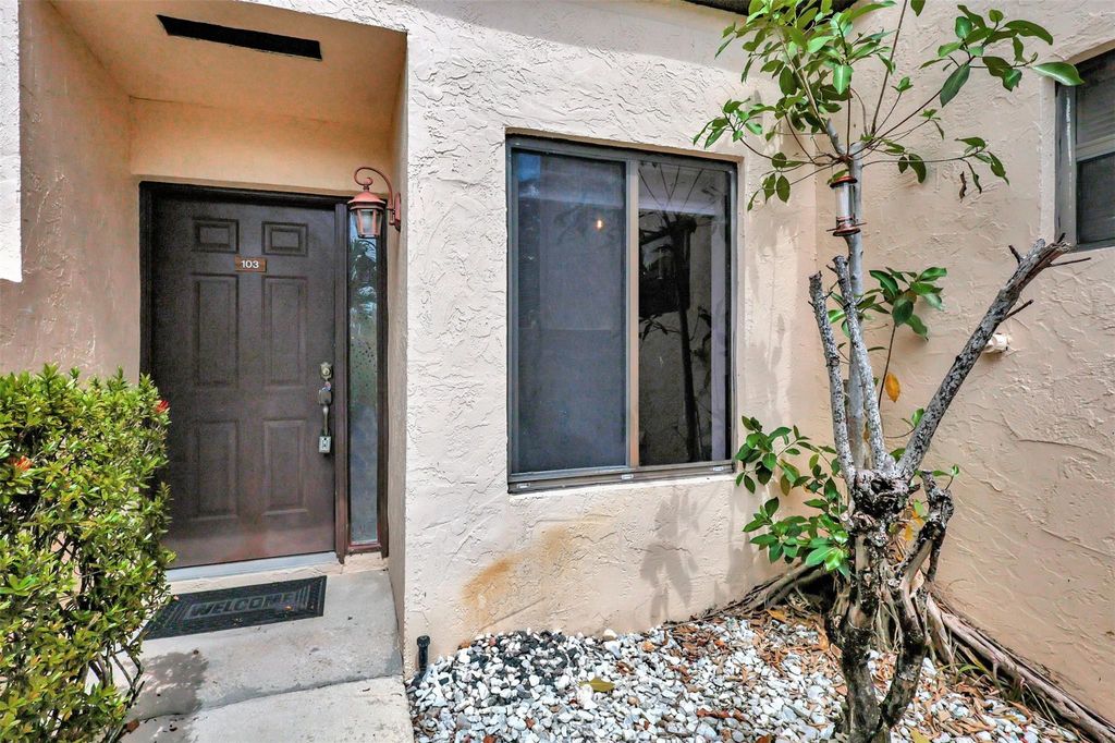 Photo of 23 Via De Casas Sur #103, Boynton Beach, FL 33426 (MLS # F10430297)