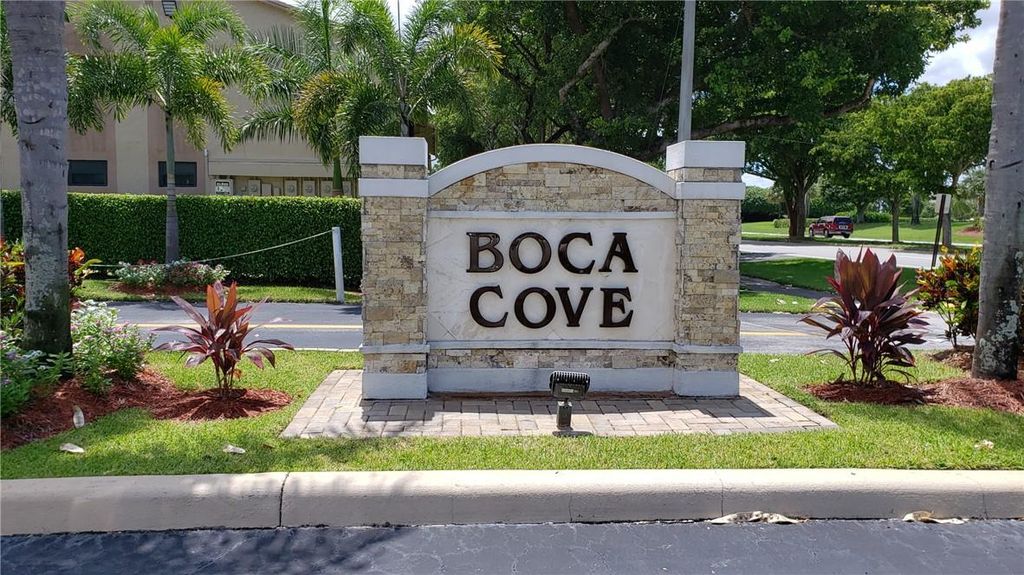 Photo of 9430 Boca Cove Cir #204, Boca Raton, FL 33428 (MLS # F10410640)
