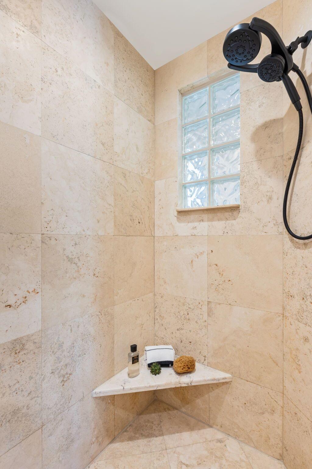 WHISEM UNIT B - Residential