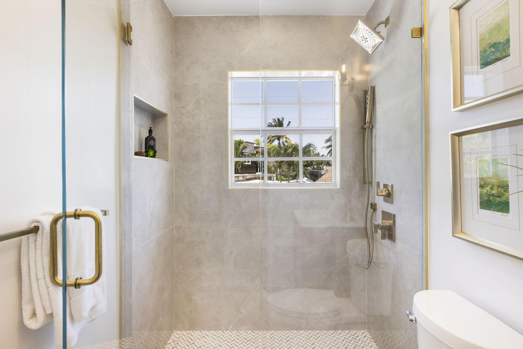 WHISEM UNIT B - Residential