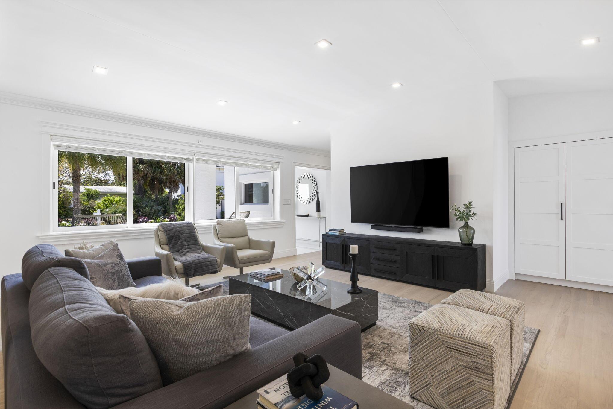 WHISEM UNIT B - Residential