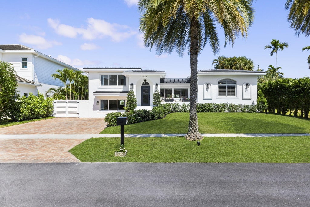 Photo of 1330 NE 4th Avenue, Boca Raton, FL 33432 (MLS # R11142278)