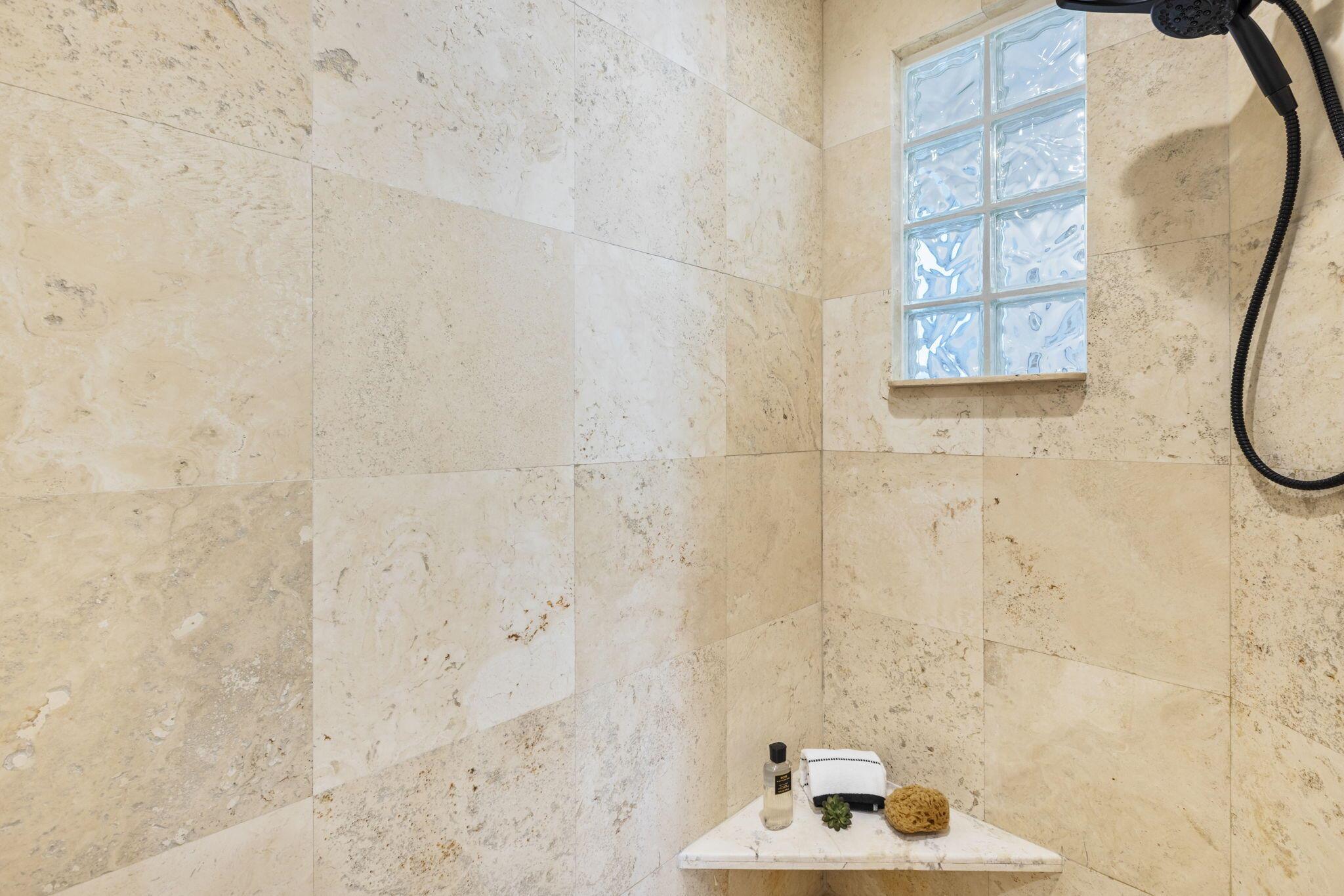 WHISEM UNIT B - Residential