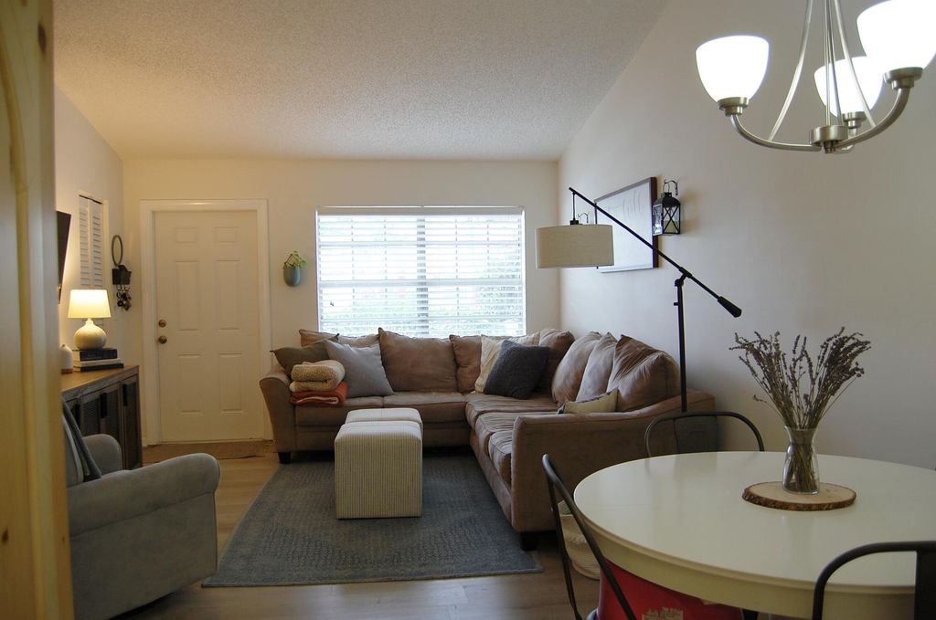 Photo of 132 Doe Trail, Jupiter, FL 33458 (MLS # R10802371)