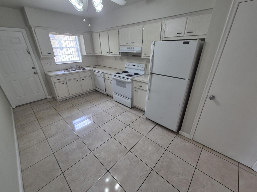 Photo of 3709 Tyler Street, Hollywood, FL 33021 (MLS # B26002774)