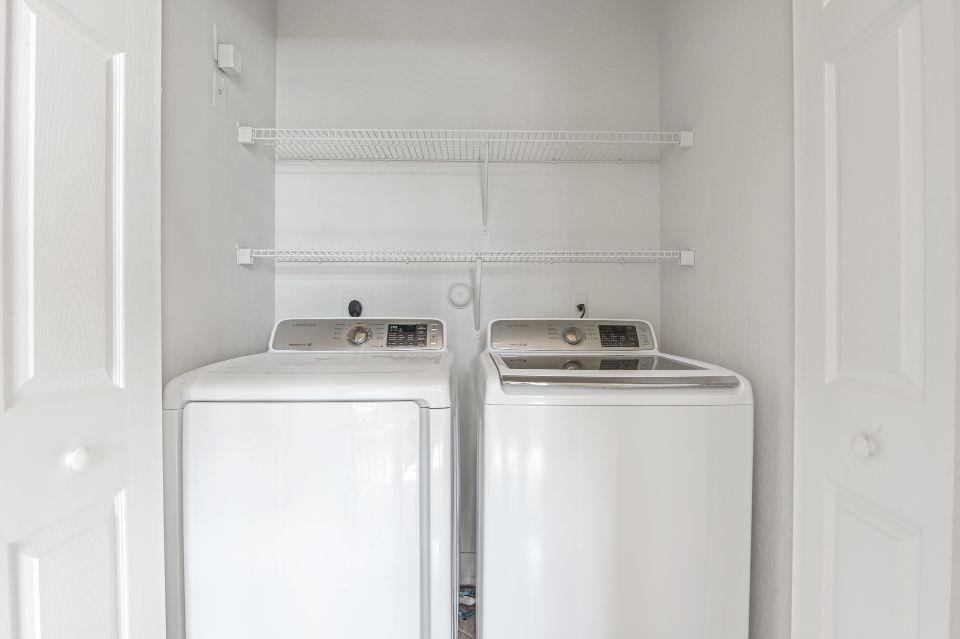 MAGNOLIA BAY CONDOMIMIUM - Residential