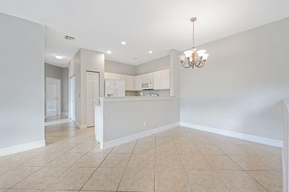 MAGNOLIA BAY CONDOMIMIUM - Residential