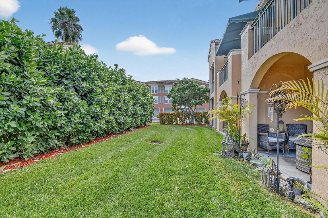 ST ANDREWS AT POLO CLUB CONDO - Residential